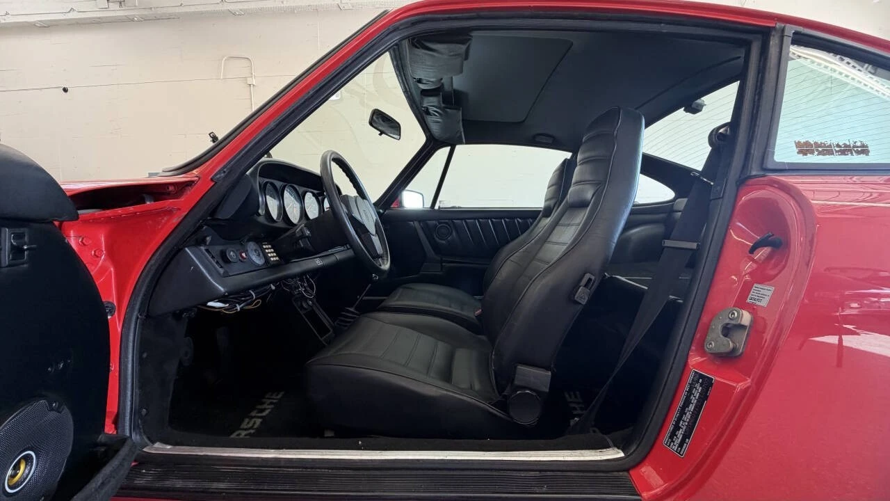 1984 Porsche 911 Carrera 3.2 - Image 18 of 31