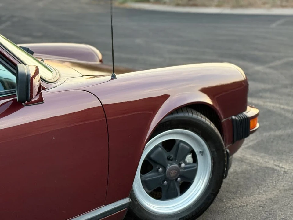 1984 Porsche 911 Carrera 3.2 - Image 27 of 31
