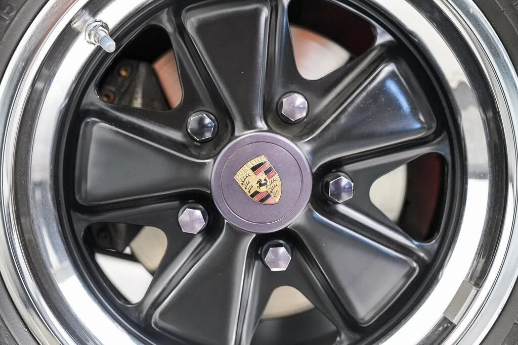 1984 Porsche 911 Carrera 3.2 - Image 26 of 31