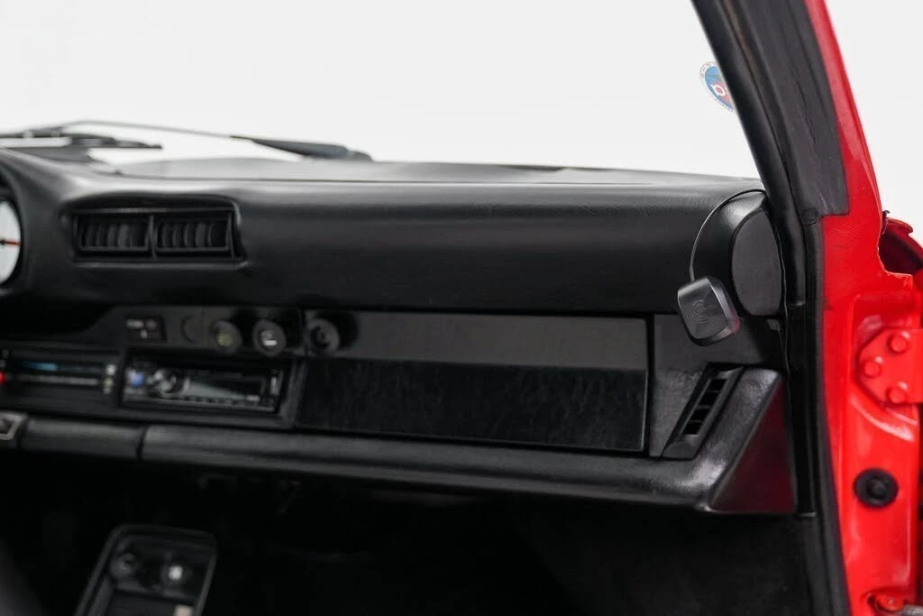 1984 Porsche 911 Carrera 3.2 - Image 29 of 31