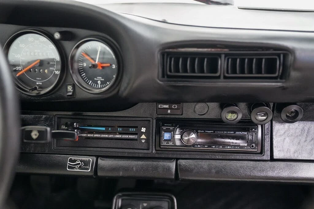 1984 Porsche 911 Carrera 3.2 - Image 30 of 31