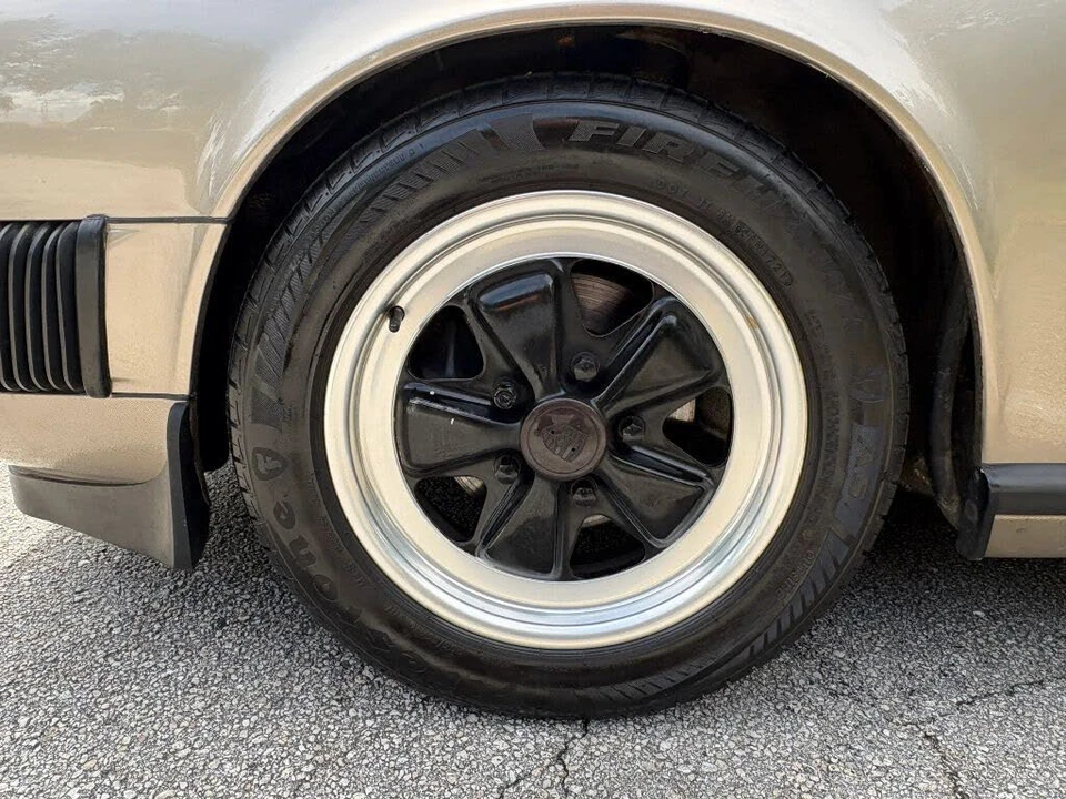 1984 Porsche 911 Carrera 3.2 - Image 16 of 31