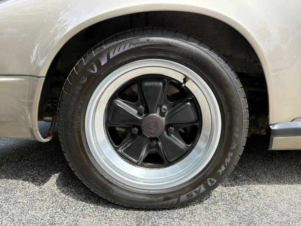 1984 Porsche 911 Carrera 3.2 - Image 14 of 31