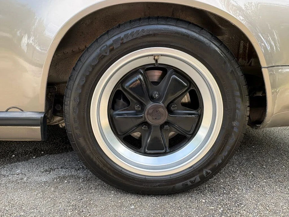 1984 Porsche 911 Carrera 3.2 - Image 15 of 31