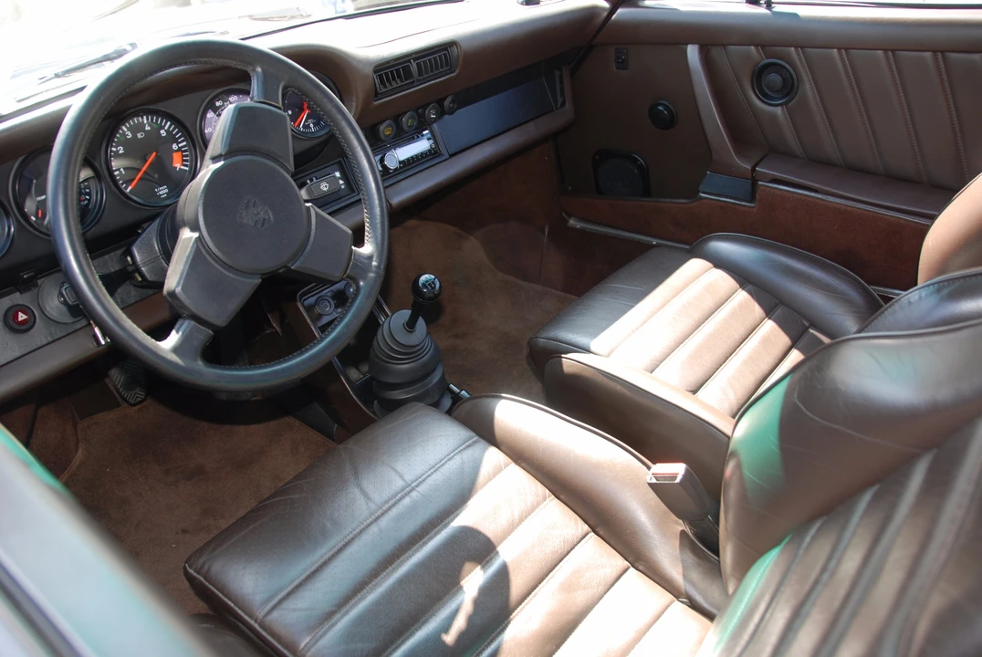1984 Porsche 911 Carrera 3.2 - Image 30 of 31