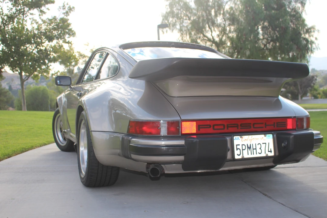 1984 Porsche 911 Carrera 3.2 - Image 8 of 31