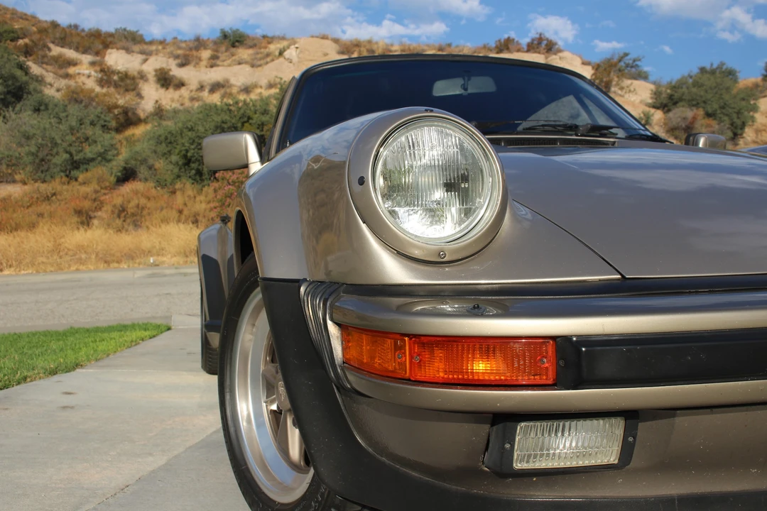 1984 Porsche 911 Carrera 3.2 - Image 12 of 31