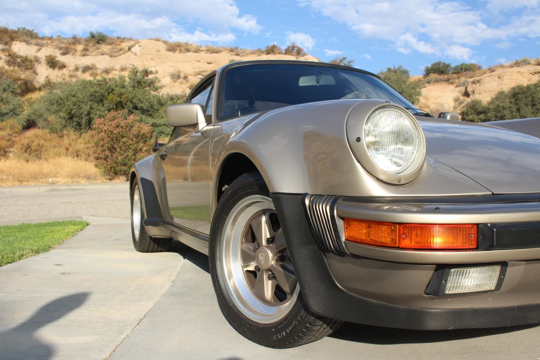 1984 Porsche 911 Carrera 3.2 - Image 13 of 31