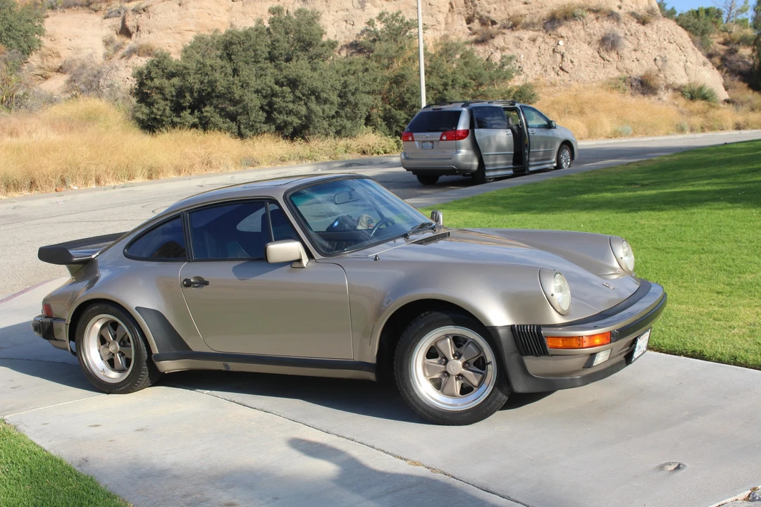 1984 Porsche 911 Carrera 3.2 - Image 5 of 31