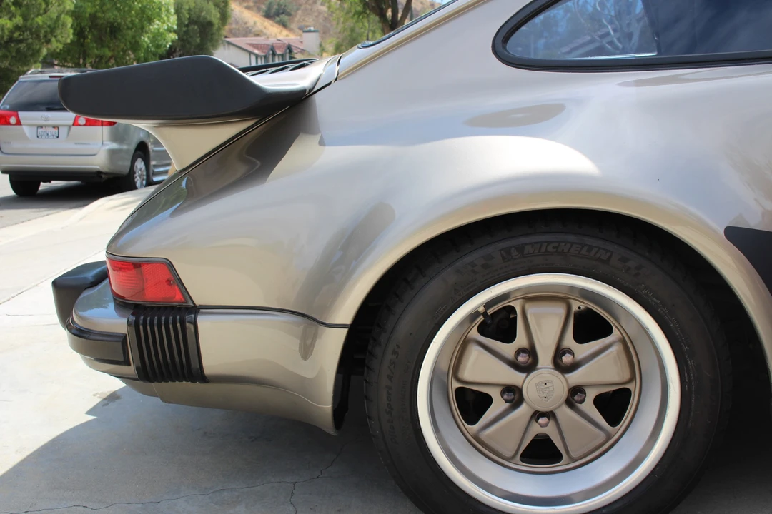 1984 Porsche 911 Carrera 3.2 - Image 21 of 31