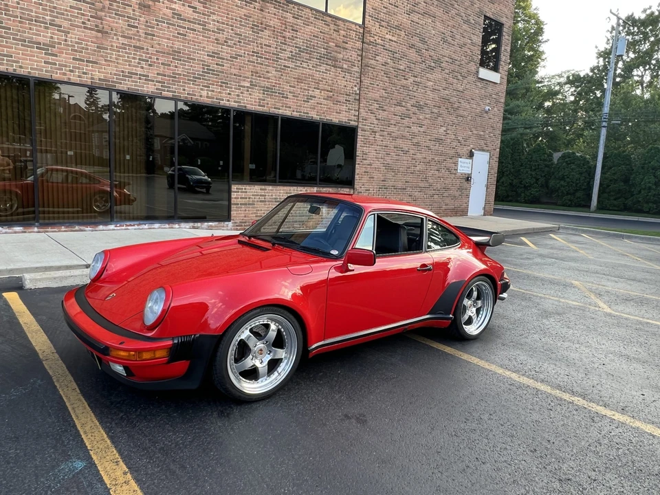 1984 Porsche 911 Carrera 3.2 - Image 2 of 31
