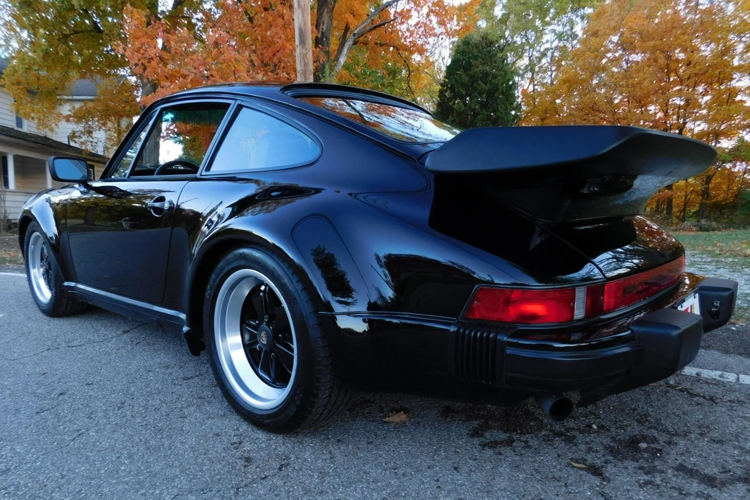 1984 Porsche 911 Carrera 3.2 - Image 16 of 31