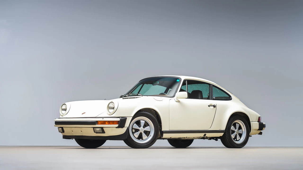 1984 Porsche 911 Carrera 3.2 - Image 17 of 31