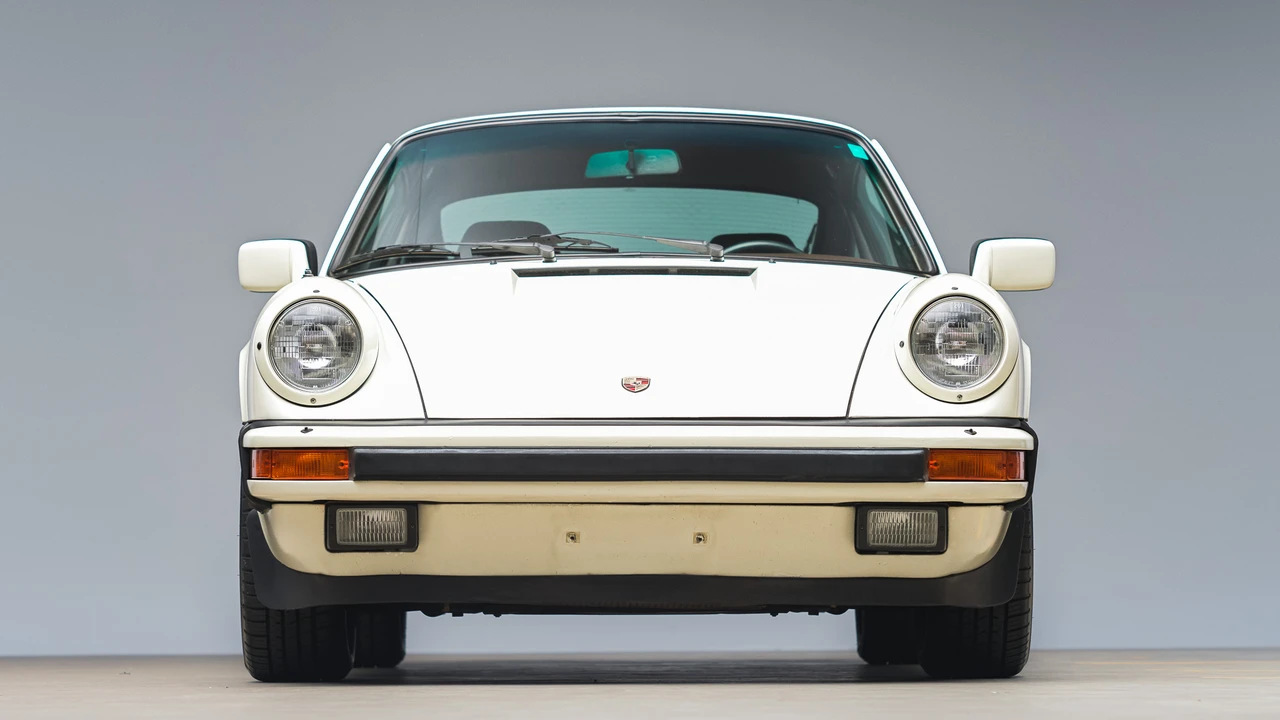 1984 Porsche 911 Carrera 3.2 - Image 27 of 31