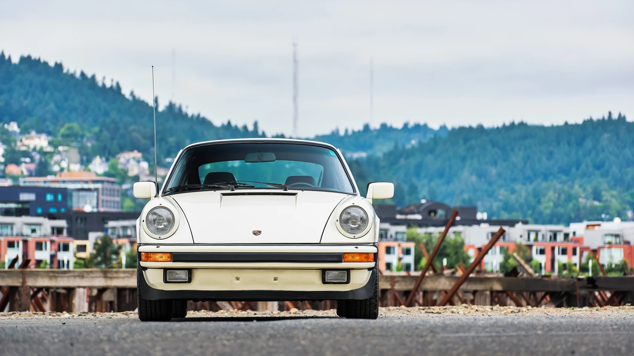 1984 Porsche 911 Carrera 3.2 - Image 4 of 31