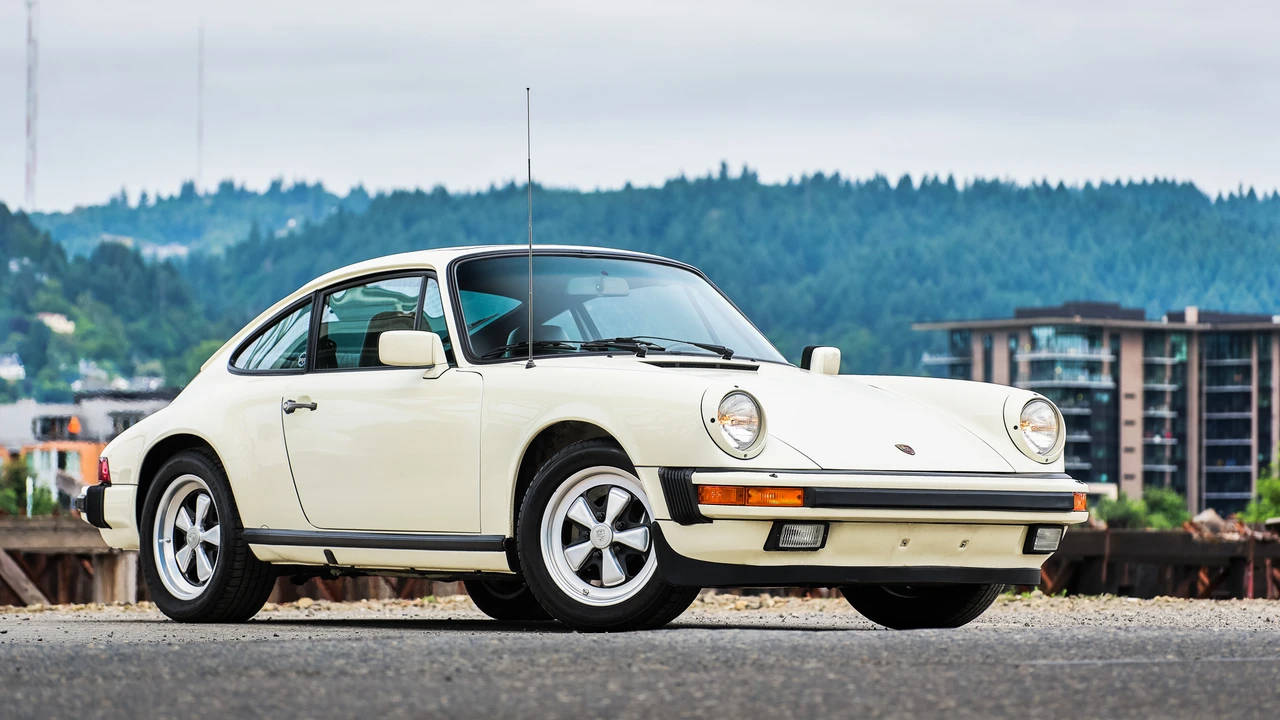1984 Porsche 911 Carrera 3.2 - Image 5 of 31