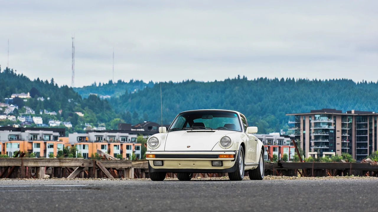 1984 Porsche 911 Carrera 3.2 - Image 8 of 31