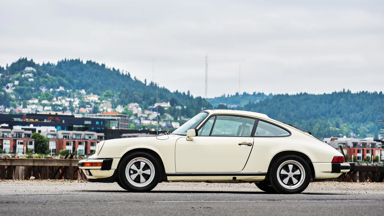 1984 Porsche 911 Carrera 3.2 - Image 9 of 31