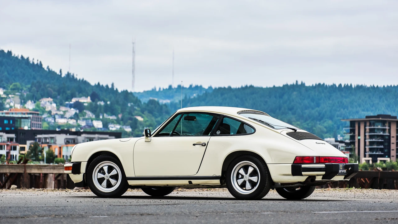 1984 Porsche 911 Carrera 3.2 - Image 15 of 31