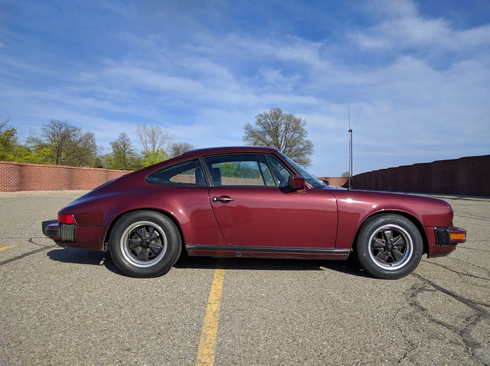 1984 Porsche 911 Carrera 3.2 - Image 5 of 31