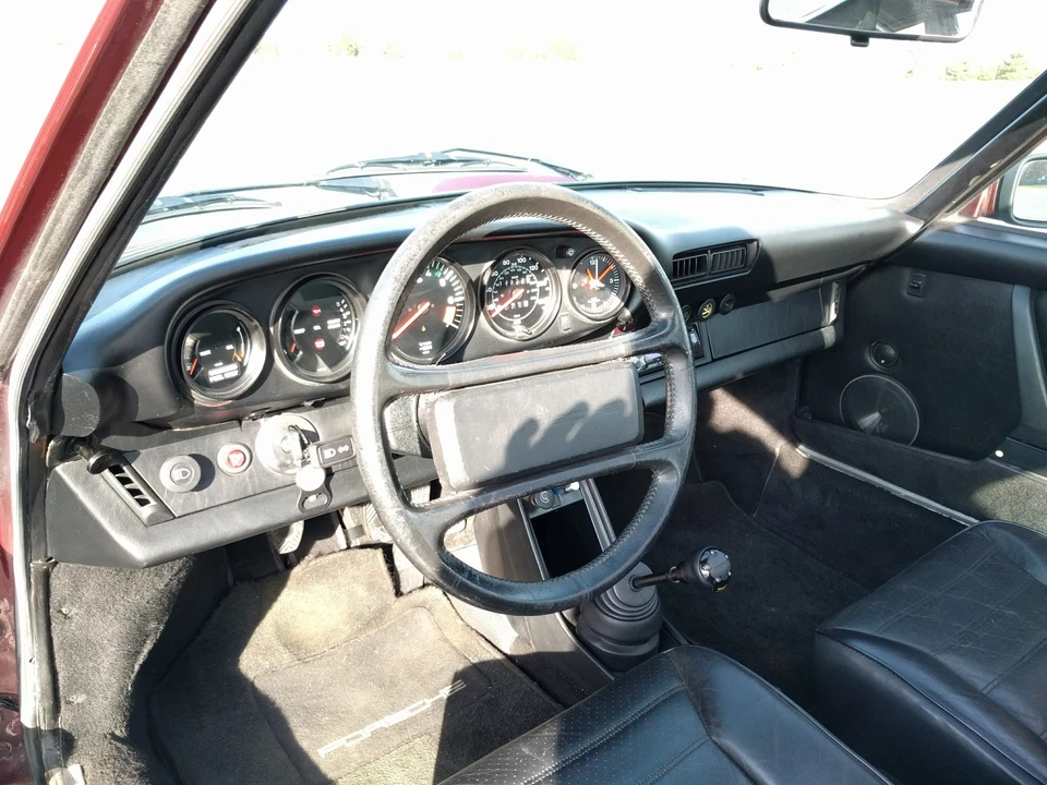 1984 Porsche 911 Carrera 3.2 - Image 27 of 31