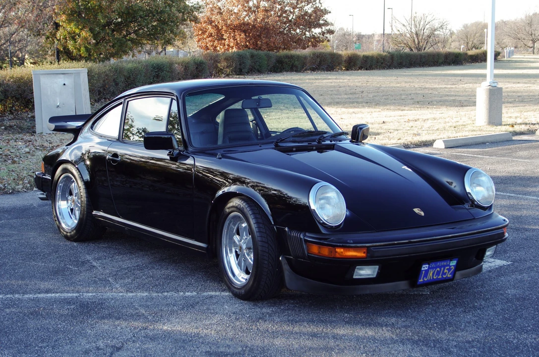 1984 Porsche 911 Carrera 3.2 - Image 28 of 31