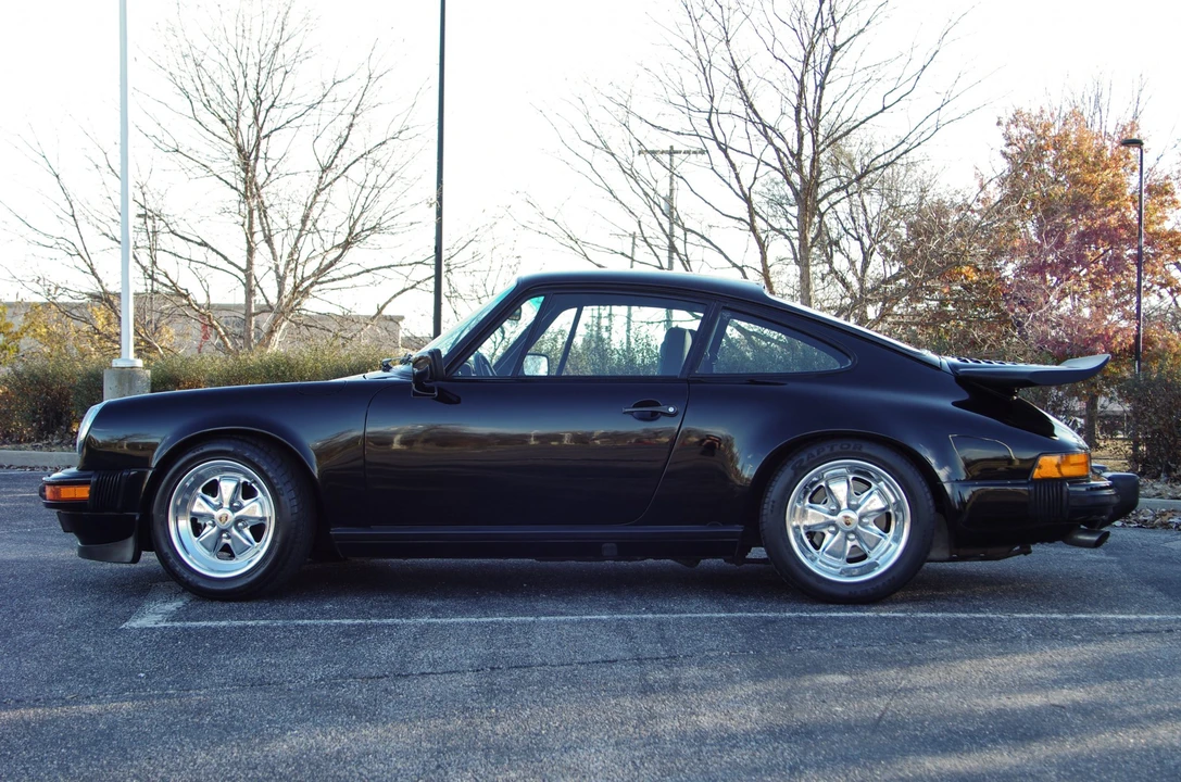1984 Porsche 911 Carrera 3.2 - Image 17 of 31