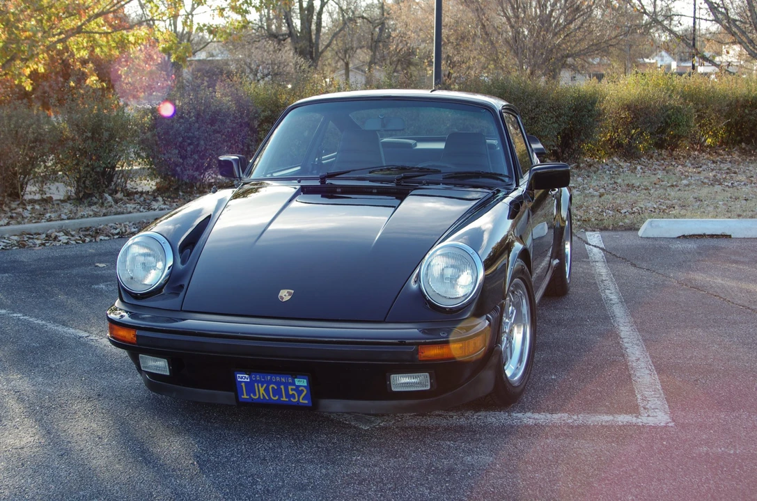 1984 Porsche 911 Carrera 3.2 - Image 7 of 31