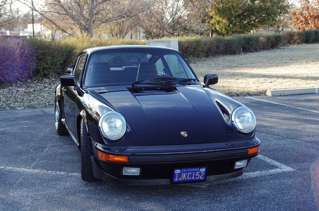 1984 Porsche 911 Carrera 3.2 - Image 5 of 31