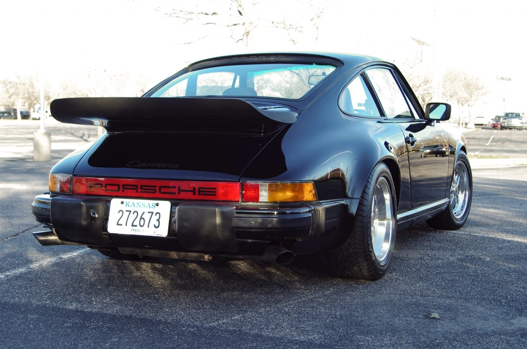 1984 Porsche 911 Carrera 3.2 - Image 23 of 31