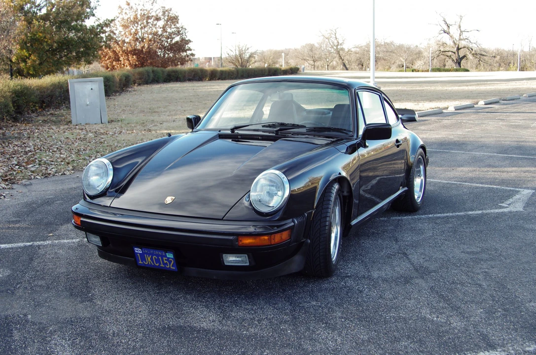 1984 Porsche 911 Carrera 3.2 - Image 8 of 31