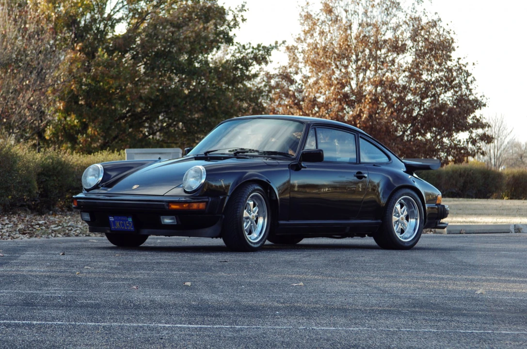 1984 Porsche 911 Carrera 3.2 - Image 12 of 31