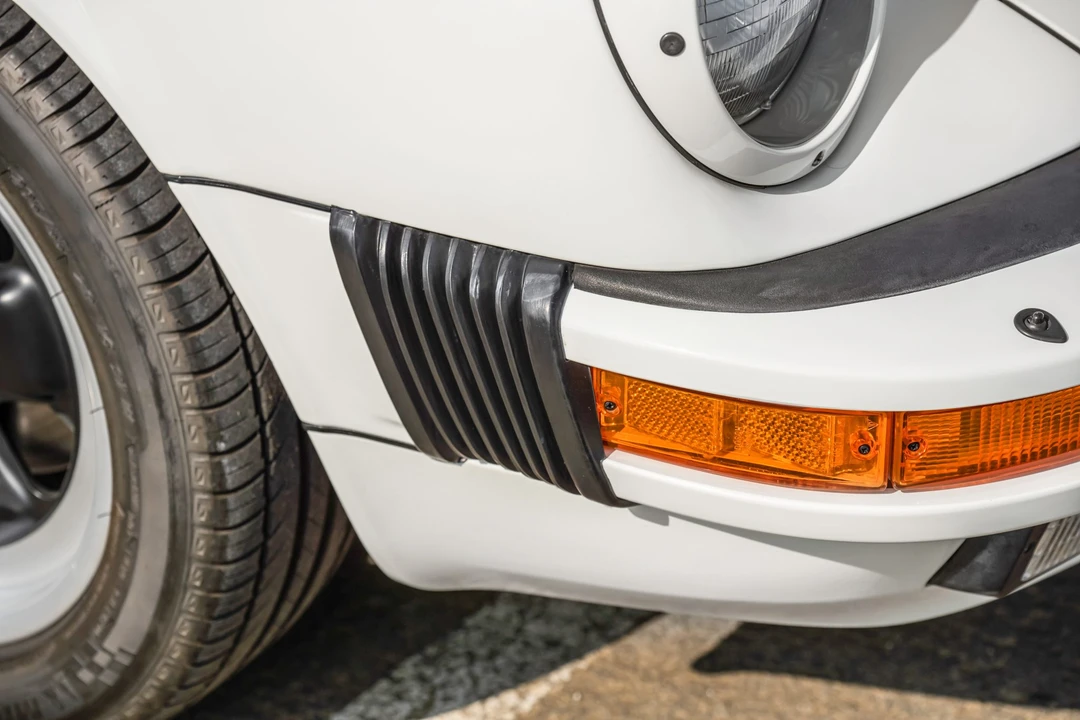 1984 Porsche 911 Carrera 3.2 - Image 13 of 31