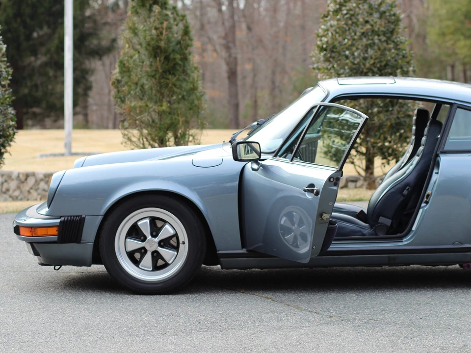 1984 Porsche 911 Carrera 3.2 - Image 23 of 31