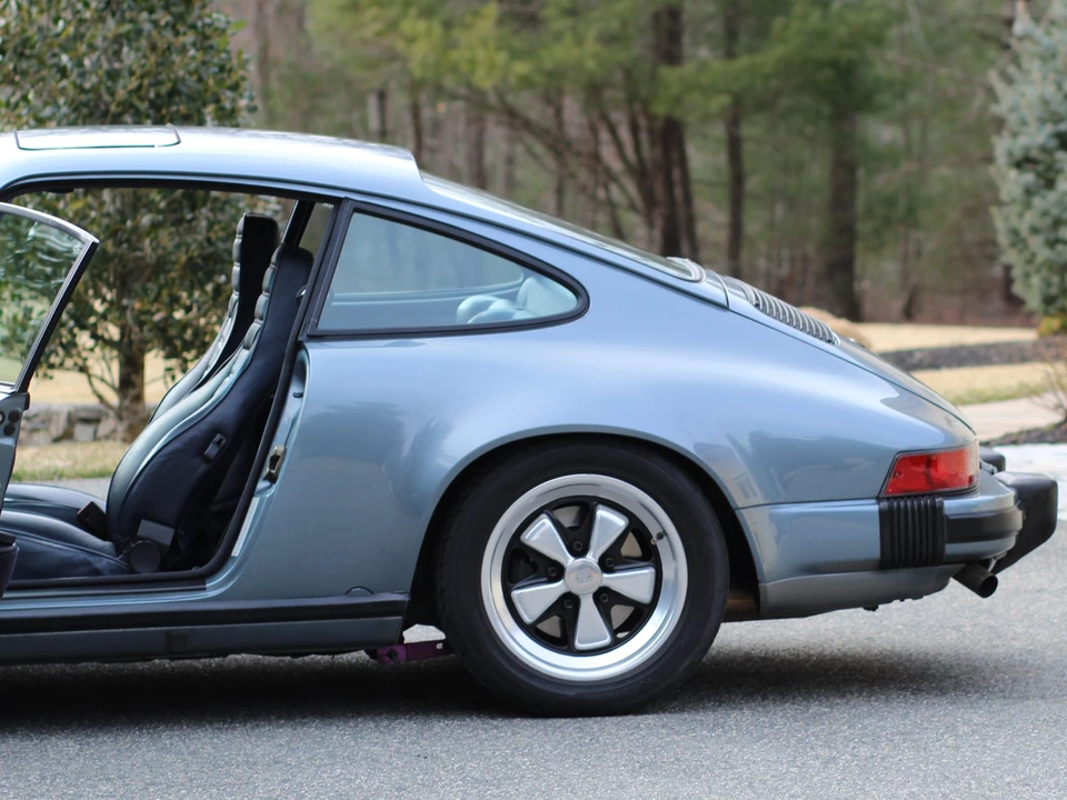 1984 Porsche 911 Carrera 3.2 - Image 24 of 31