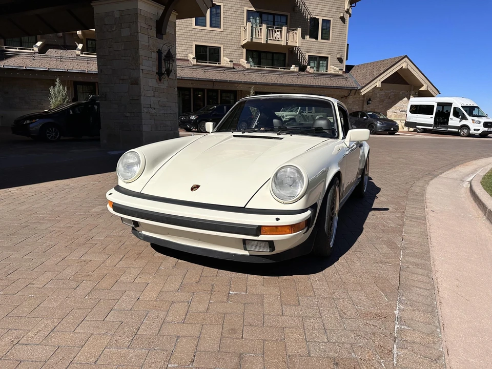 1984 Porsche 911 Carrera 3.2 - Image 11 of 31
