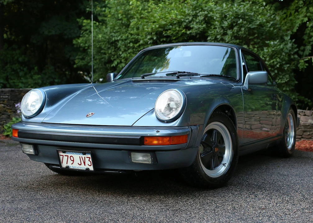 1984 Porsche 911 Carrera 3.2 - Image 2 of 31
