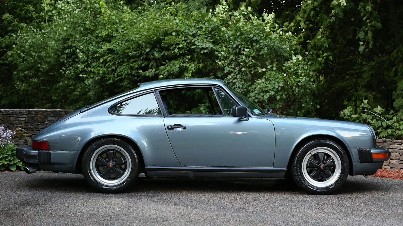 1984 Porsche 911 Carrera 3.2 - Image 7 of 31