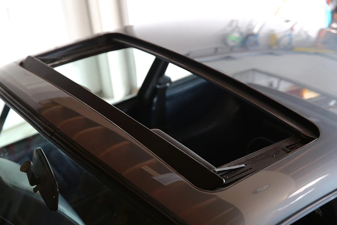1984 Porsche 911 Carrera 3.2 - Image 30 of 31