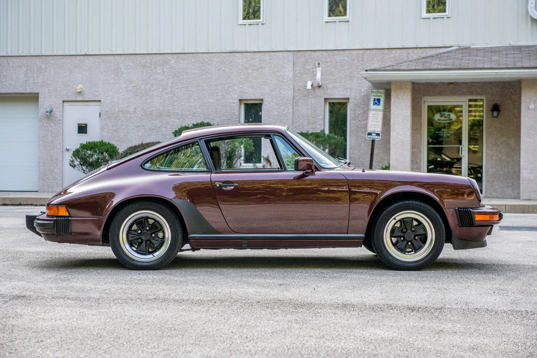 1984 Porsche 911 Carrera 3.2 - Image 7 of 31