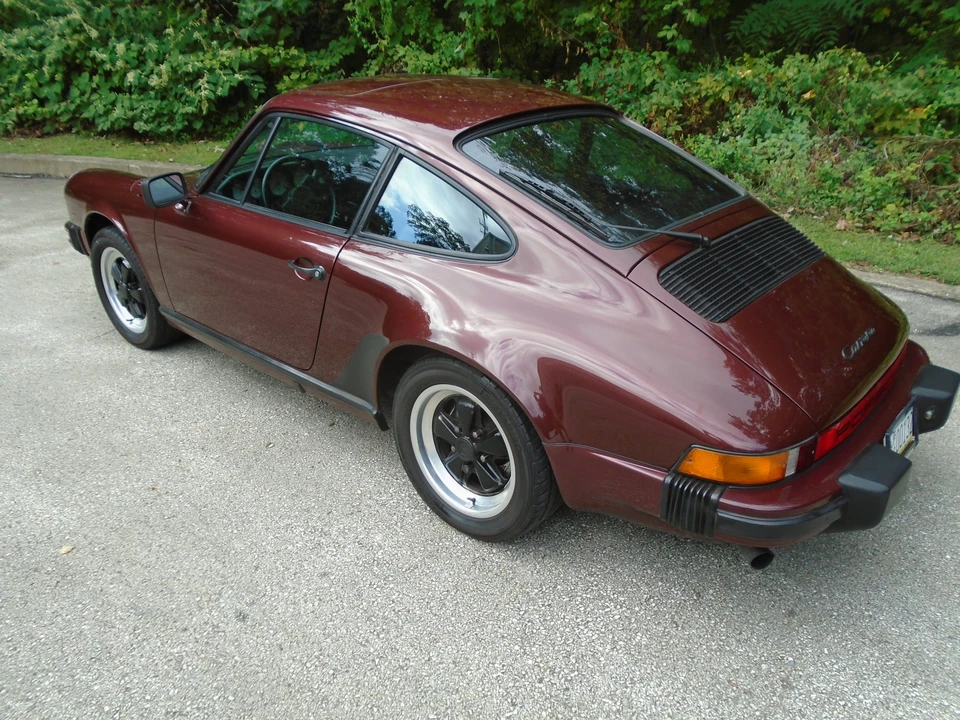 1984 Porsche 911 Carrera 3.2 - Image 17 of 31