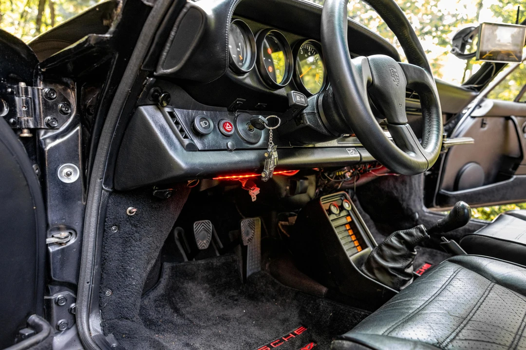 1984 Porsche 911 Carrera 3.2 - Image 27 of 31