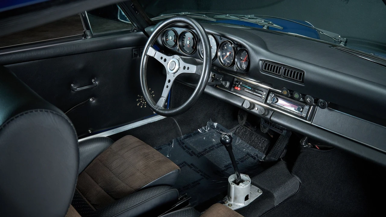 1984 Porsche 911 Carrera 3.2 - Image 11 of 15