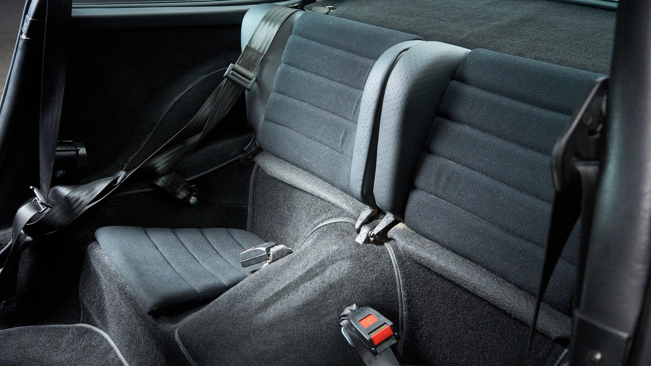 1984 Porsche 911 Carrera 3.2 - Image 13 of 15