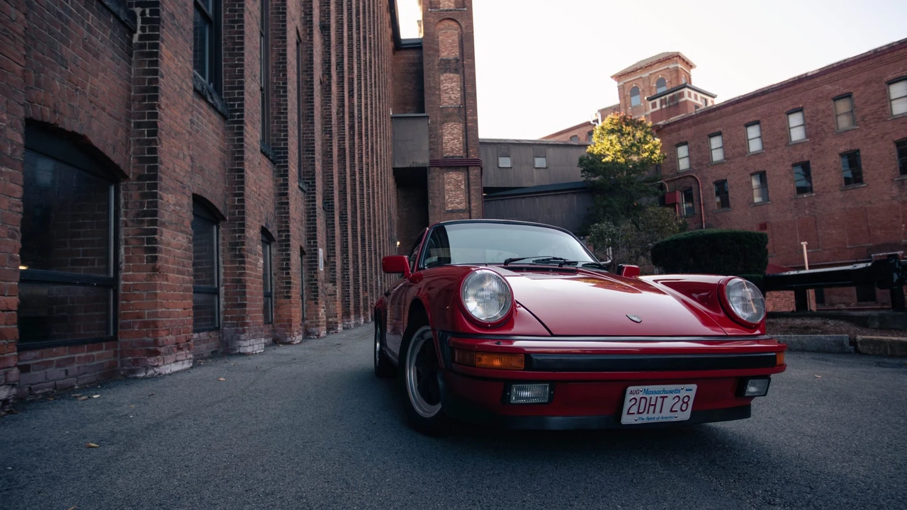 1984 Porsche 911 Carrera 3.2 - Image 13 of 31