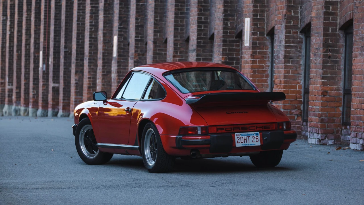 1984 Porsche 911 Carrera 3.2 - Image 17 of 31