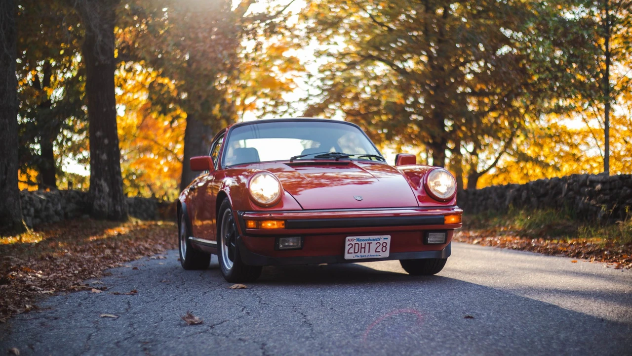 1984 Porsche 911 Carrera 3.2 - Image 10 of 31