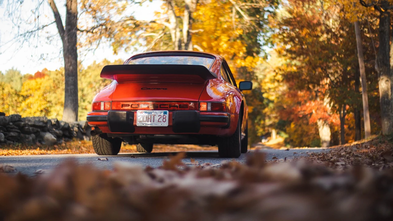 1984 Porsche 911 Carrera 3.2 - Image 11 of 31