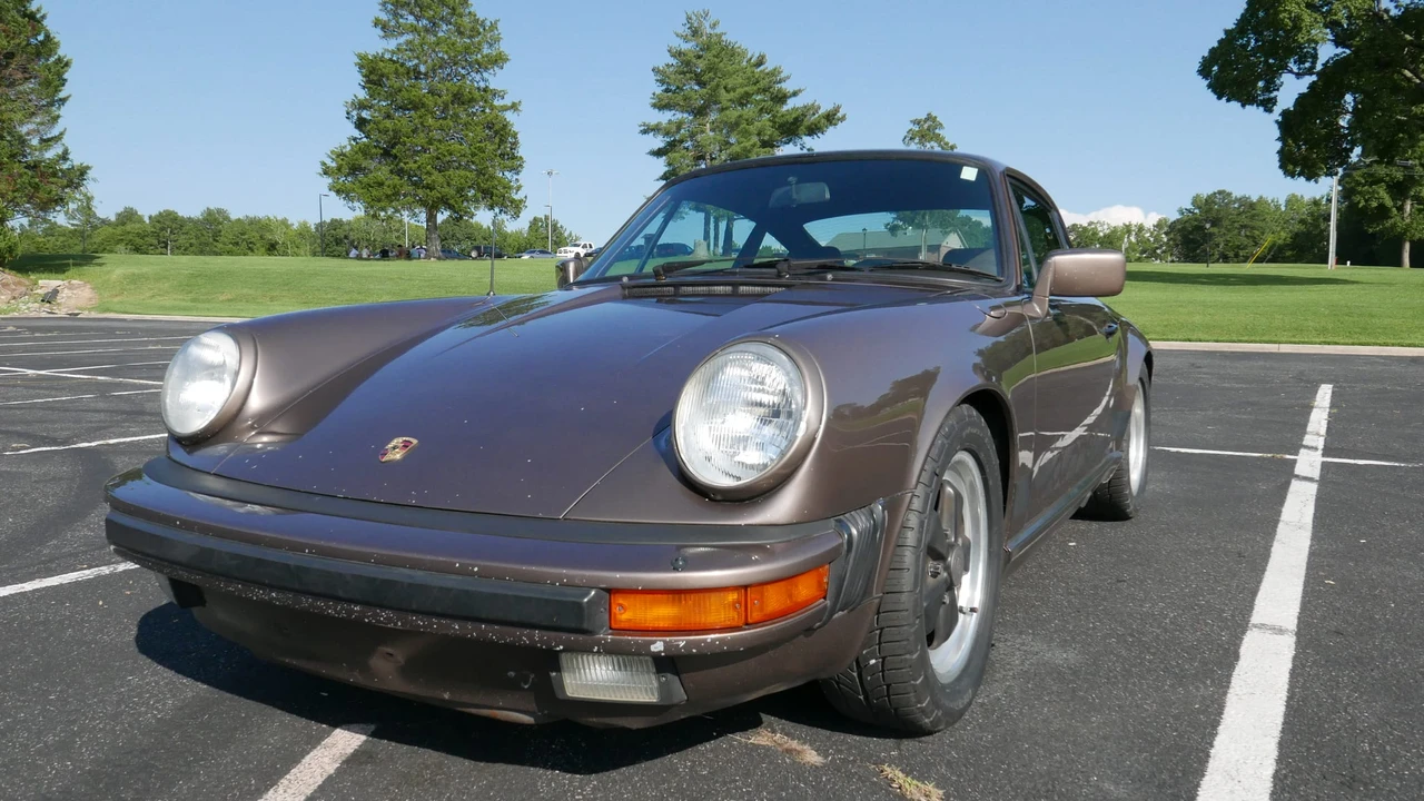 1984 Porsche 911 Carrera 3.2 - Image 2 of 31