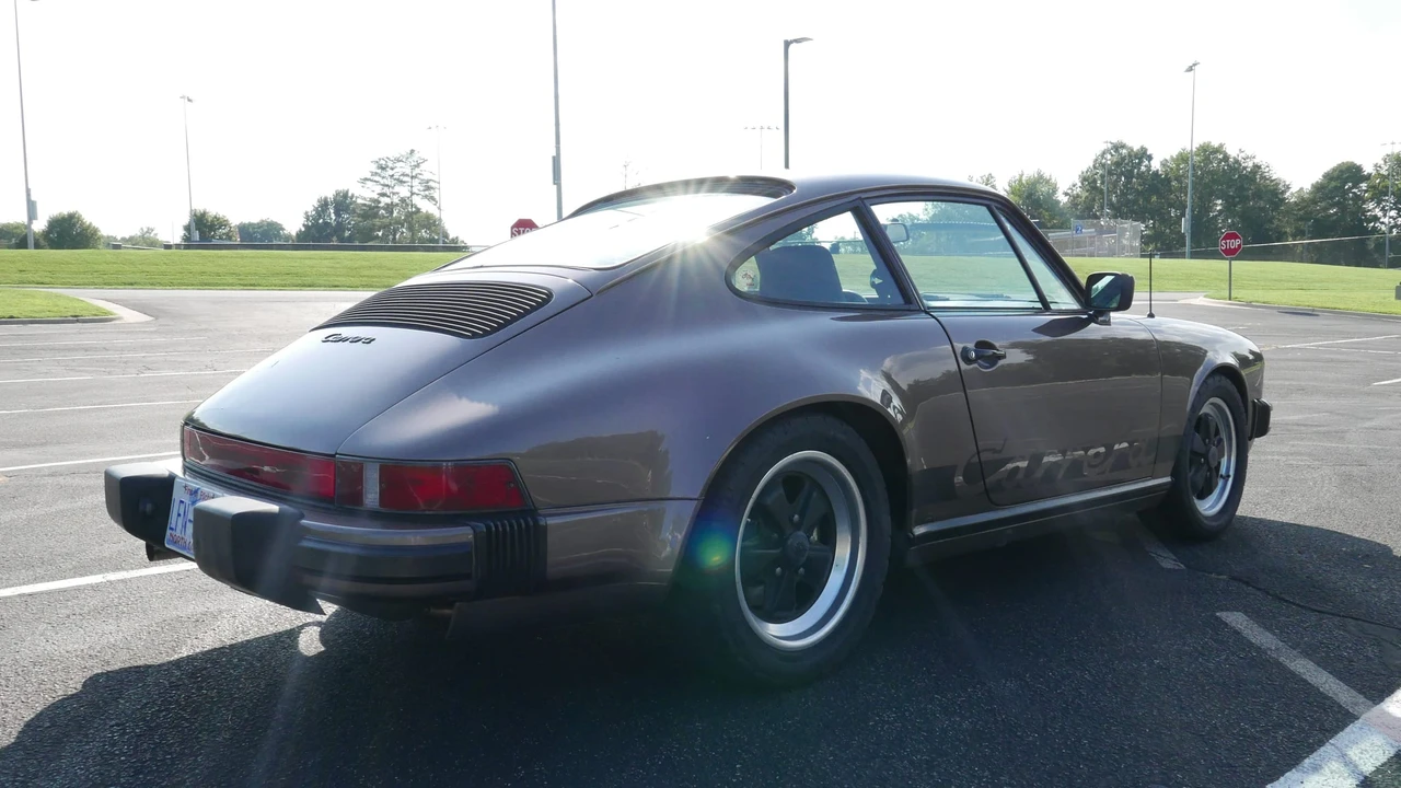 1984 Porsche 911 Carrera 3.2 - Image 7 of 31